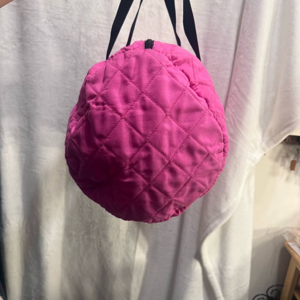 Bloomingdale's Black and Pink Quilted Travel Bag - Picture 5 of 7